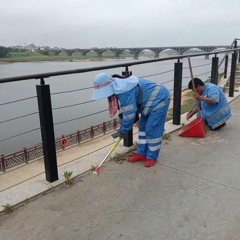 加大河道环境清理力度 全面提升河道整体形象