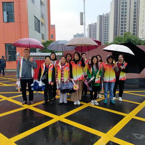 风雨护学路，最美志愿者 —红云小学六三班护学岗纪要