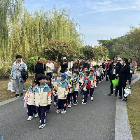 普善幼儿园中五班第一次线下读书活动