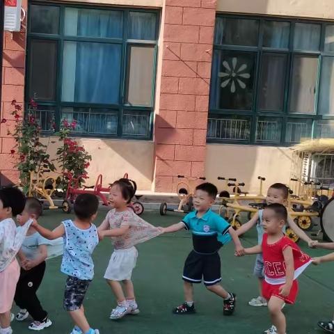 幸福东岸幼儿园小小班快乐一周🎼🎼