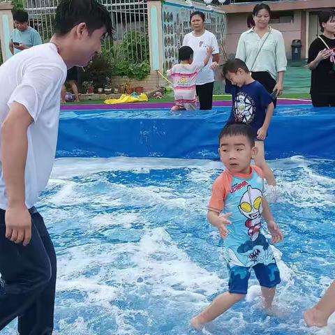 清凉一夏💦，玩转童年🥳!【今科幼儿园】--“泡沫之夏”活动🤹不玩水💧，不童年;不湿身，不夏天🎉，夏日炎