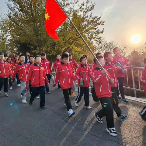 观风云变幻  探气象万千———晋城市城区凤台小学五（3）班走进气象站