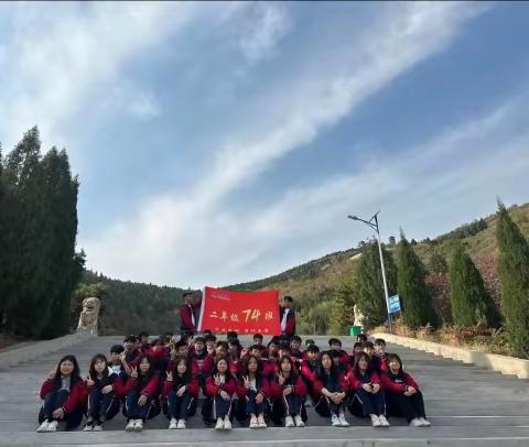 领创中等专业学校活动课