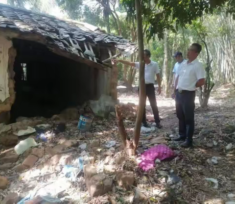 消除安全隐患，筑牢安全防线，阳江居安置居住在危房的孤寡老人。