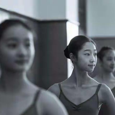 简舞艺术中心双十一活动全城开启，金蛋免费砸