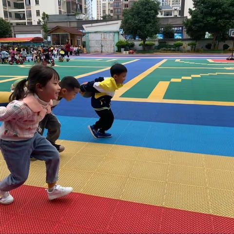 贞丰县第三幼儿园习武二班10月——户外游戏篇