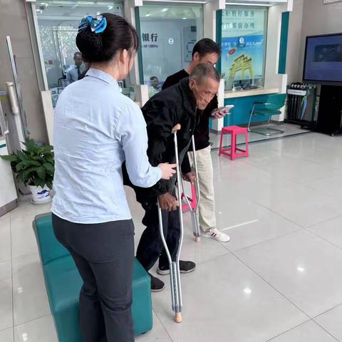 服务无小事，“农”情暖人心（副本）