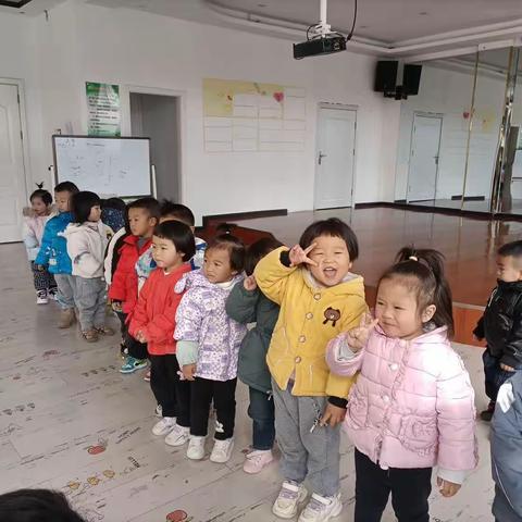 咿等爱幼儿园小班十一月份美篇