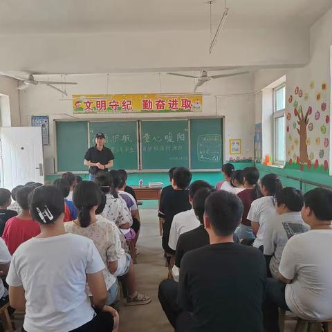 “花蕾护航 童心暖阳”卢龙县卢龙镇饮马河小学青少年安全自护校园行活动