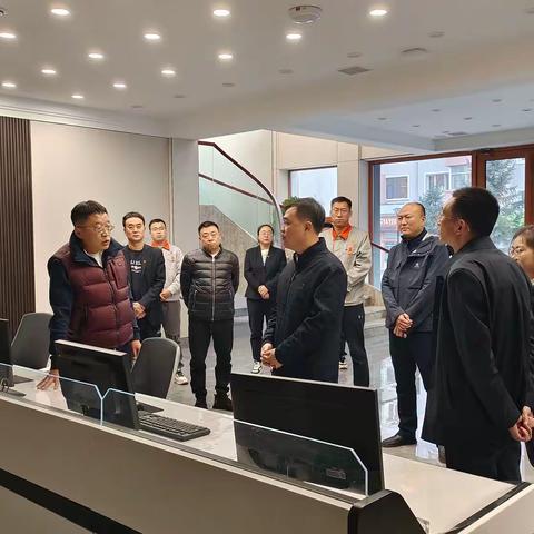 副市长贾兴元一行莅临龙建供热走访慰问