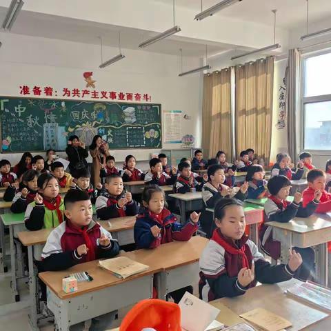 协同共育，助力成长---临沂佳和小学三年级家长进校园活动