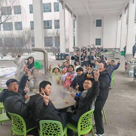 欢乐“食”光  “育”见美好——西宁市第二十一中学激励午餐活动