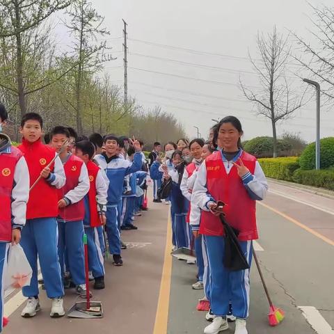 学雷锋精神，争做新时代雷锋