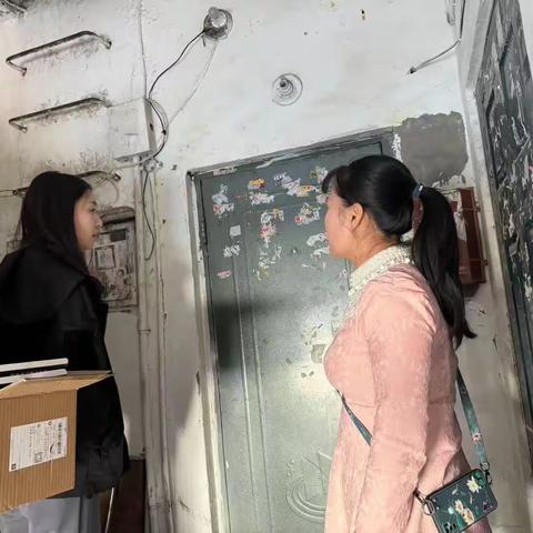【工人村街道泰山社区】“邻里有温度”关爱探访困难老人（副本）