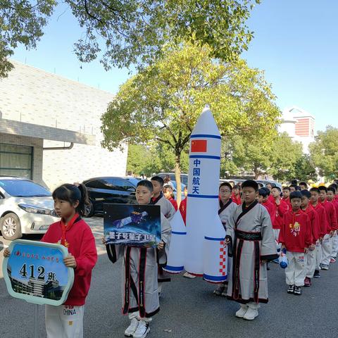 秋季运动会，让青春绽放光彩