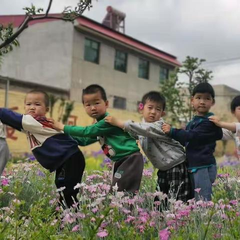 春暖花开，乐享自然。                —大堡自町小学赏花活动