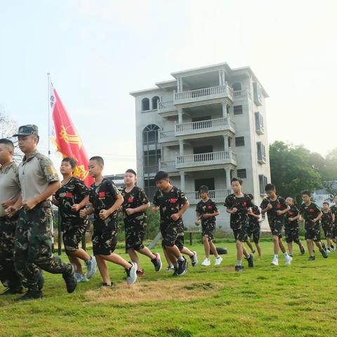 【英雄营】南宁英雄亮剑军旅夏令营2023年第二期， 厚德精武铸军魂 永当争锋创辉煌