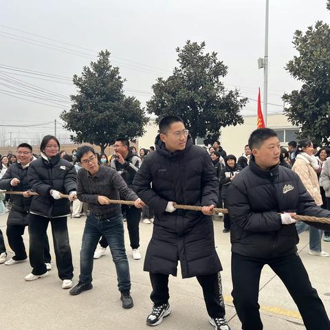 活力溢校园，运动展风采——高一年级B部拔河比赛