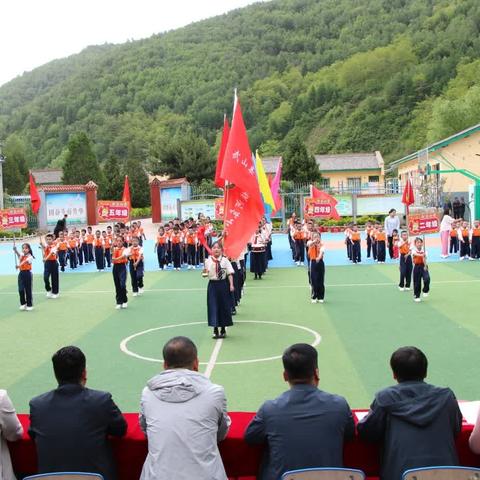 “红领巾爱祖国，庆祝新中国成立75周年”暨杨河镇河东小学2024年庆祝“六•一”文艺汇演活动纪实