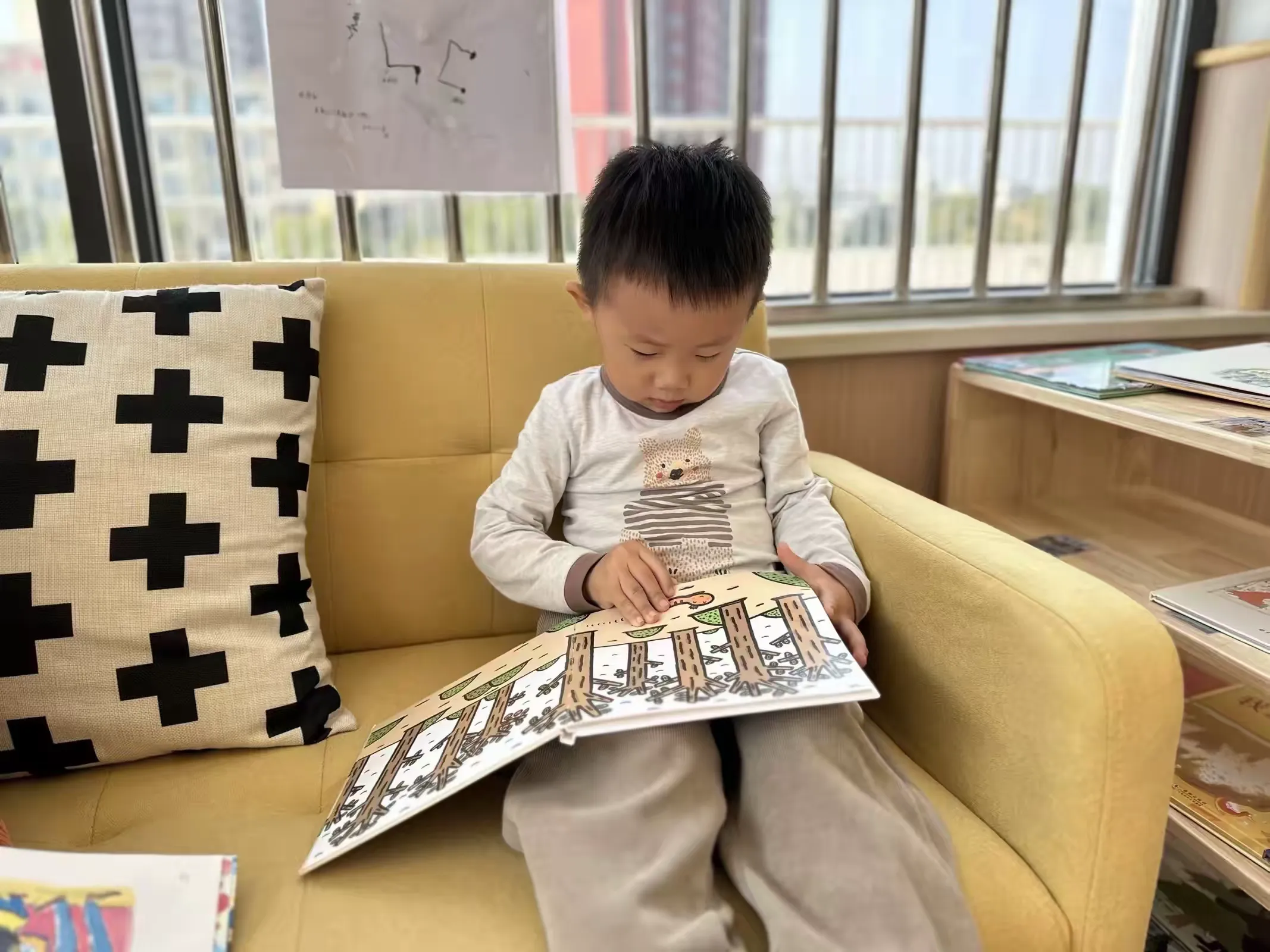 简篇-家园共育|悦读 悦成长———凤凰幼儿园小三班读书交流会