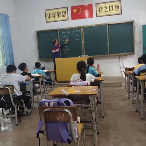 2023年秋季学期山凤小学课堂教学专题研讨活动