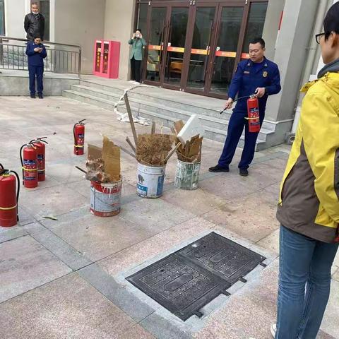 防患未“燃” 万家平安——工业街道汴京路社区开展消防演习活动