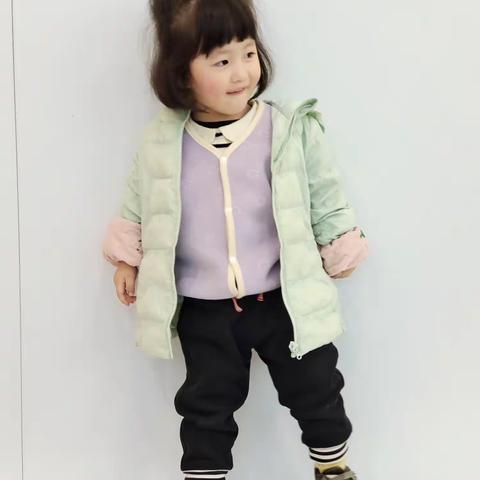 小柚子，今日份快乐！两岁7个月，爱跑、爱吃、爱笑，生活中充满爱与快乐！最爱就是睡觉奶嘴！吃喝玩乐💕💕