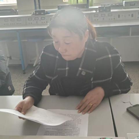 精准分析提质量，扬长补短促成长——四十九团学校九年级期中成绩分析会