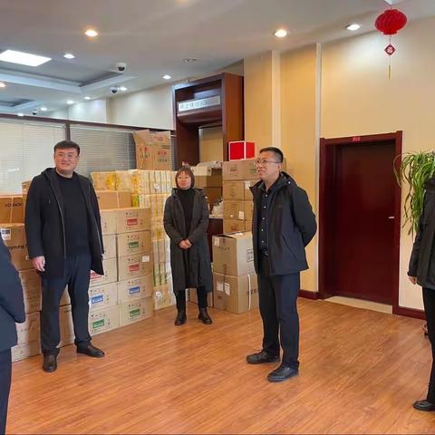 白城市分行寇建伟行长、战小伟副行长一行到通榆县支行开展调研指导