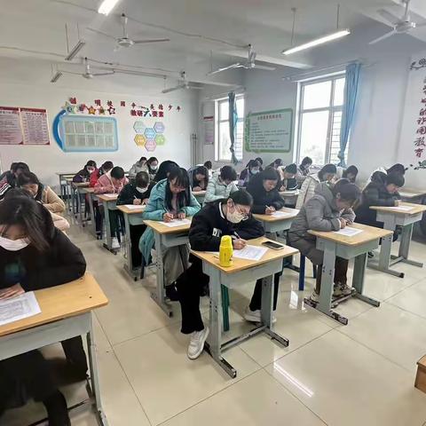 课标学习提素养，以考促教明方向——伯雍小学语文和道法与法治教师新课标考试