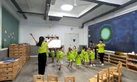 瑆海幼儿园宝一班学期末汇报总结