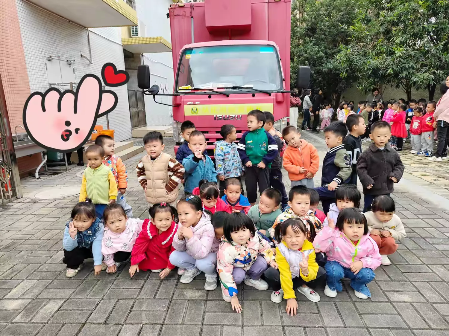 简篇-预防为主,生命至上——广州市从化区第三幼儿园莱茵分园消防疏散应急演练