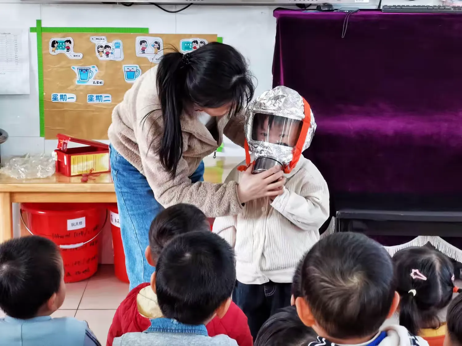 简篇-预防为主,生命至上——广州市从化区第三幼儿园莱茵分园消防疏散应急演练