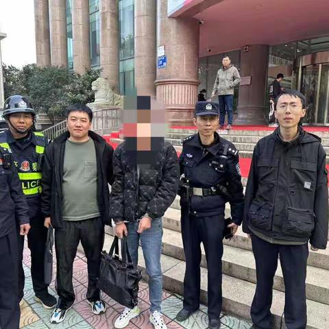 盐城中行警银联动，成功抓获大额取现电诈涉案人员。