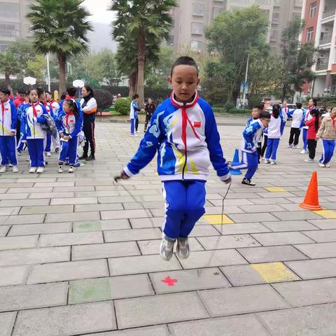 罗平县振兴小学2023年体育节暨第八届冬运会 五（2）班项目比赛集锦及闭幕