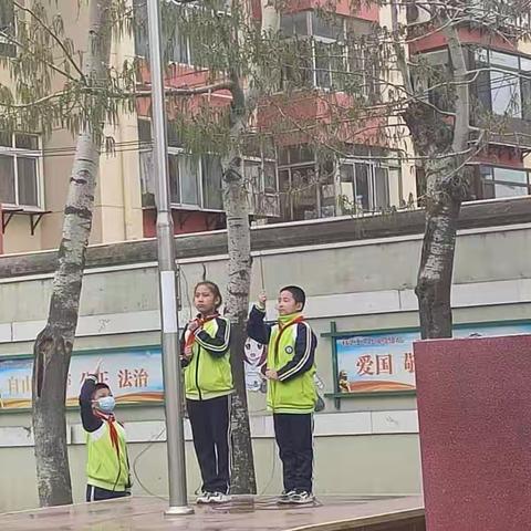 东港路小学四二班《我们的节日.清明》主题升旗仪式