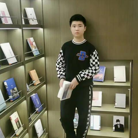 ［绿韵书香］第六期·诗歌创作——六（9）班李雪嵩