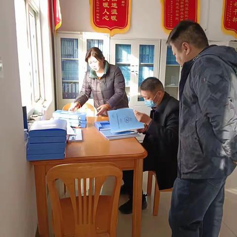 辉县市邮政局刘松堂局长到帮扶的北沙水村调研巩固脱贫攻坚成果及走访慰问困难群众