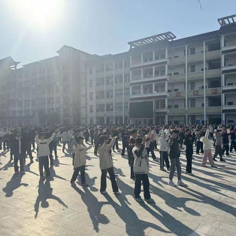 学无止境助成长   跟岗学习促提升——记融水县民族中学跟岗的第二天