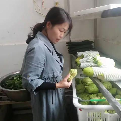 初冬十一月，不忘初心、方得始终，后勤服务工作永远在路上，兴隆乡中心完小后勤工作纪实。