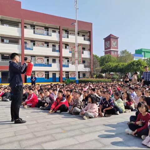 消防演练 心系安全——郸城县外国语实验小学消防演练