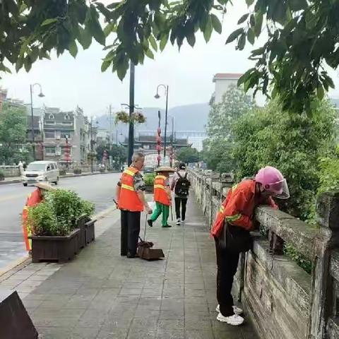 【湖南碧泰】六一节前大清洗 城市环境焕然新