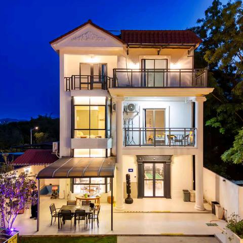 永不落空的夜幕，田园雅院14房24床（可加2床），超大庭院/无边际泳池/双泡池/桌球麻将BBQ