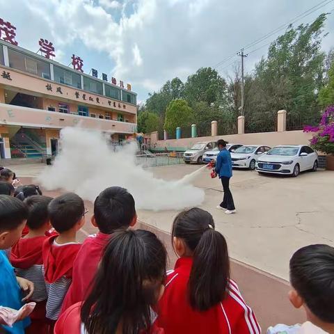 预防为主，生命至上——记桦茂幼儿园消防安全月宣传活动