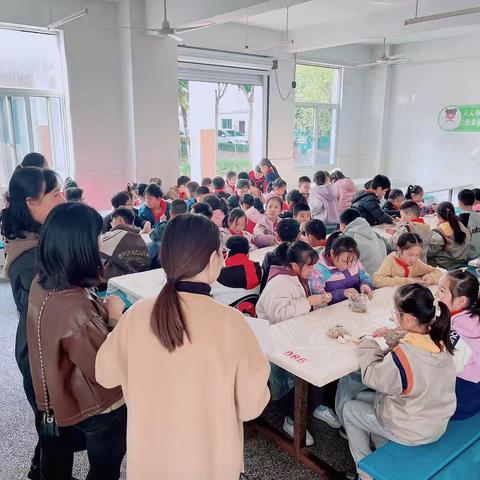 情暖冬日，你是主“饺”——崇明小学四（6）班包饺子比赛