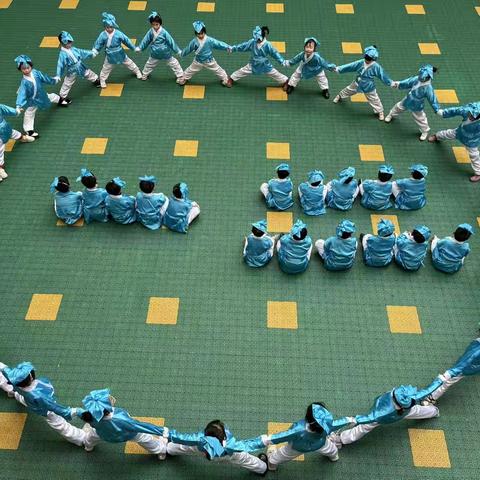 “童声诵经典，书香清华园〞（一二班）