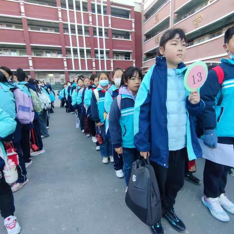 研学励心智，实践促成长——卫辉市实验小学五四中队研学实践活动