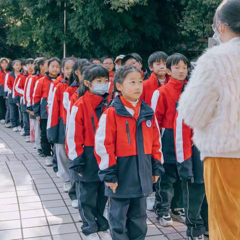 生态文明低碳行 垃圾分类要先行