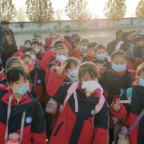 足行万里路，胜读万卷书。——马坊镇中心小学一(3)班研学记