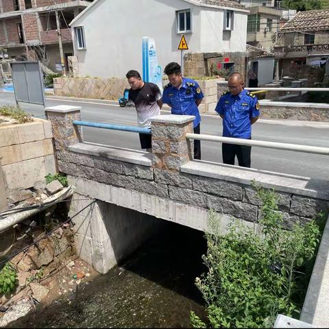 苔菉镇第八次“河长日”巡河活动